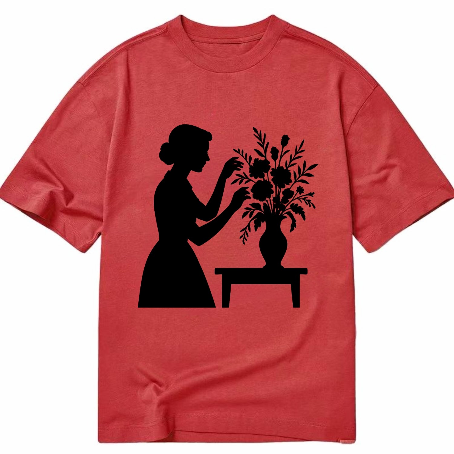 Florist arranging dramatic bouquet - Classic T-shirt - Red