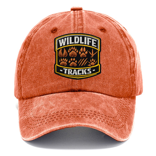 WILDLIFE TRACKS - animal footprints in brown , tracker - Classic Cap