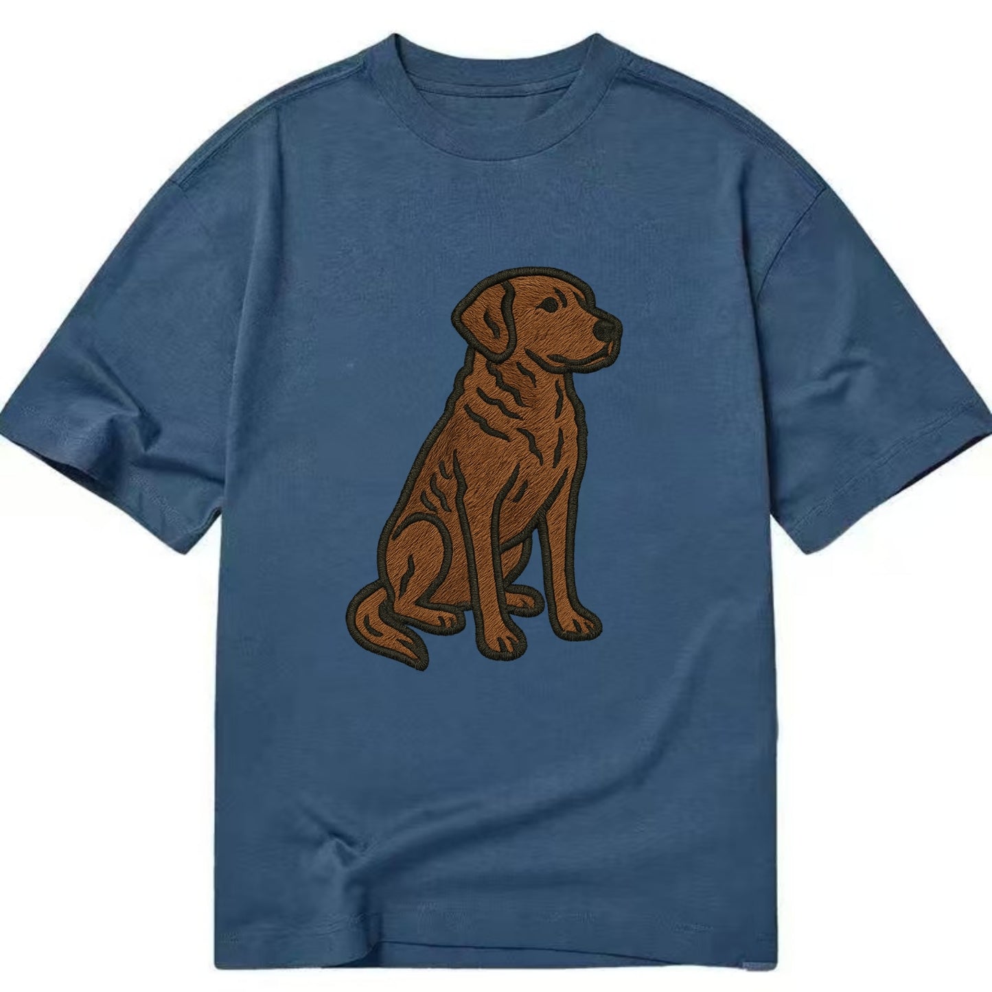 Chesapeake Bay Retriever - Brown wavy coat embroidered sitting pose - Classic T-shirt - Twilight Navy(Blue)