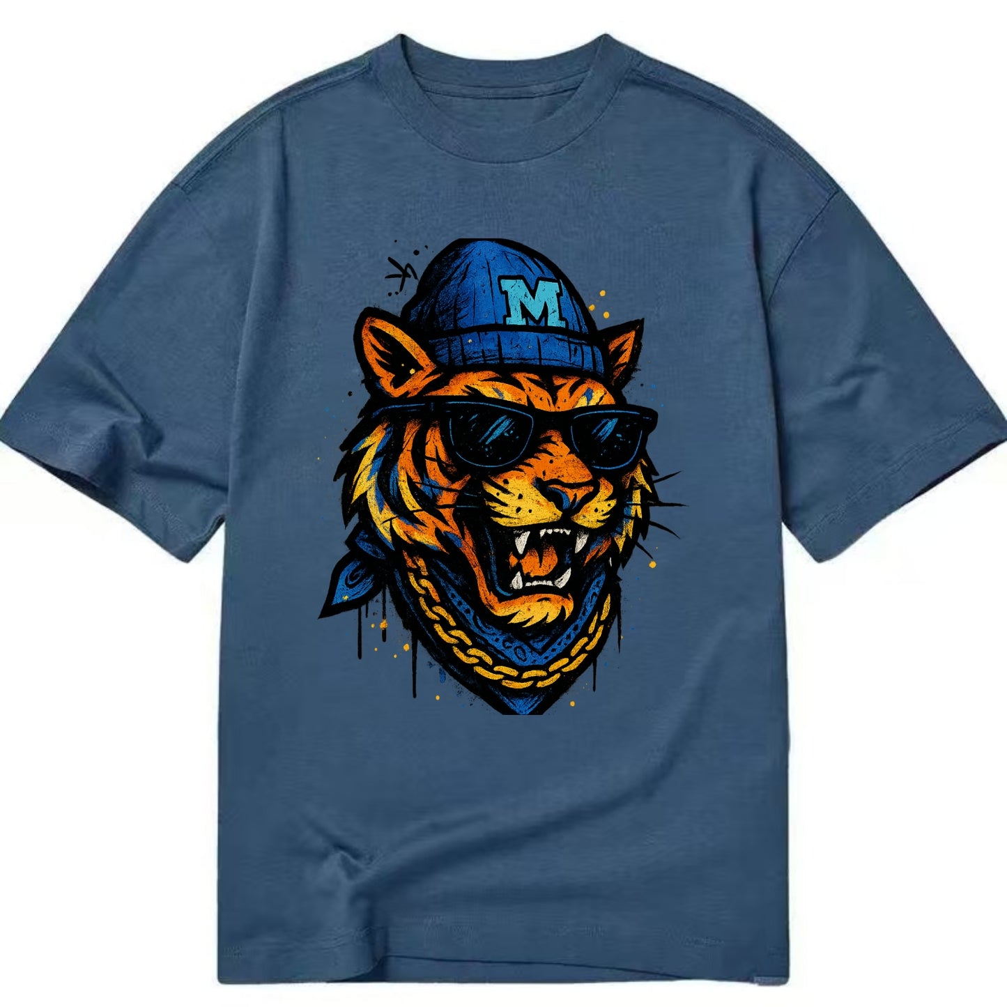 Memphis Tiger wearing Memphis beanie with M patch - Classic T-shirt - Twilight Navy(Blue)