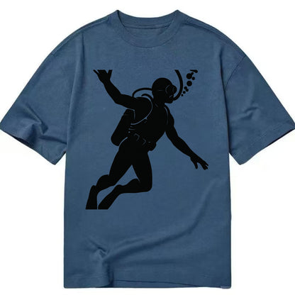 Scuba diver descending with gear - Classic T-shirt - Twilight Navy(Blue)
