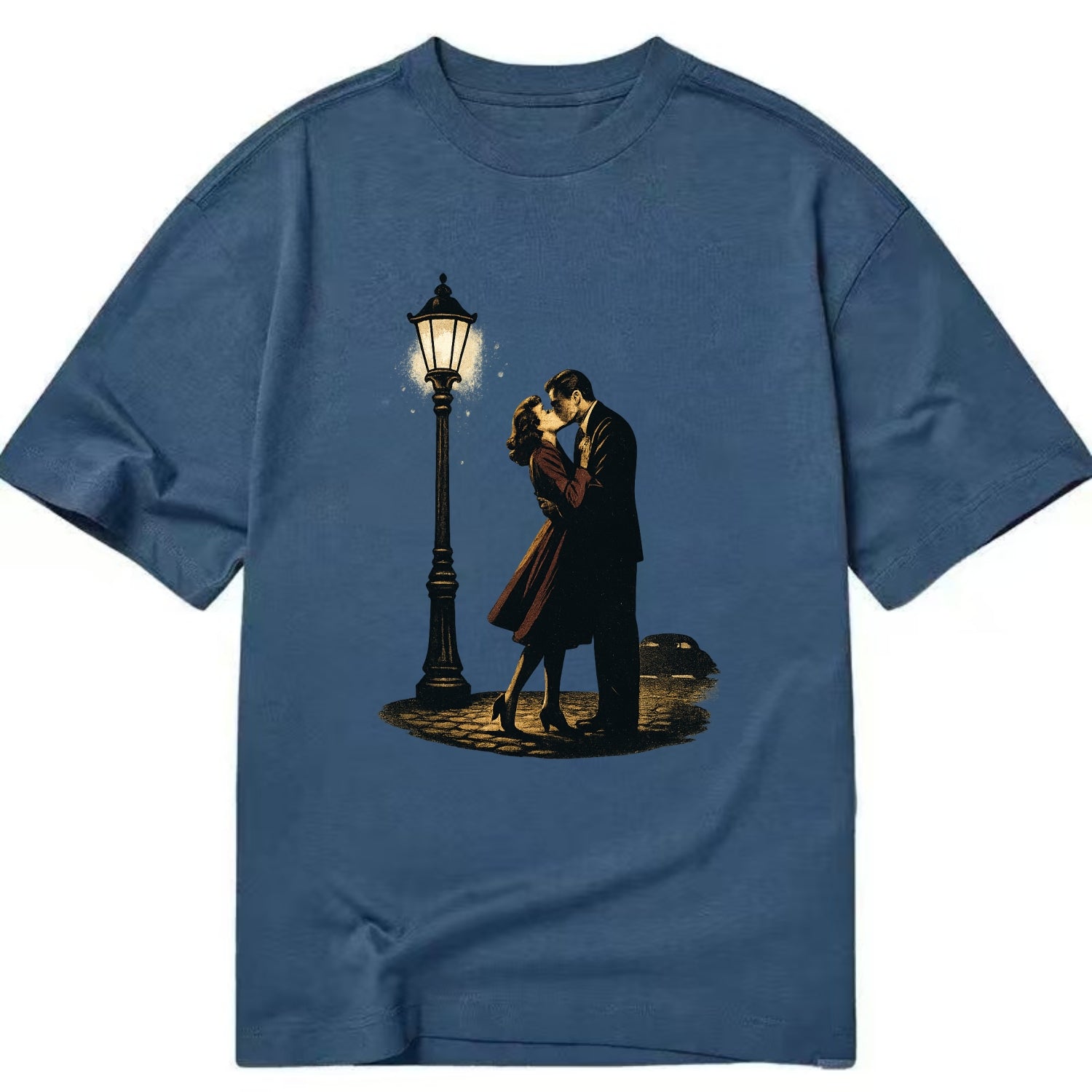 first kiss under vintage street lamp on cobblestone at night - Classic T-shirt - Twilight Navy(Blue)