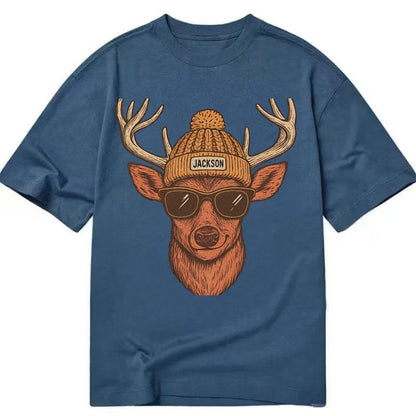 Mississippi White-tailed Deer wearing Jackson beanie with pom pom and wayfarer - Classic T-shirt - Twilight Navy(Blue)