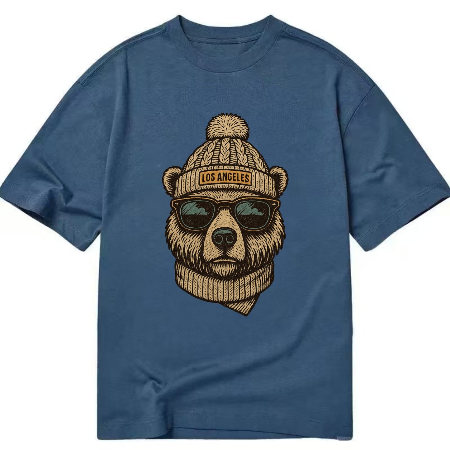 California Grizzly Bear wearing Los Angeles beanie with pom pom and wayfarer - Classic T-shirt - Twilight Navy(Blue)
