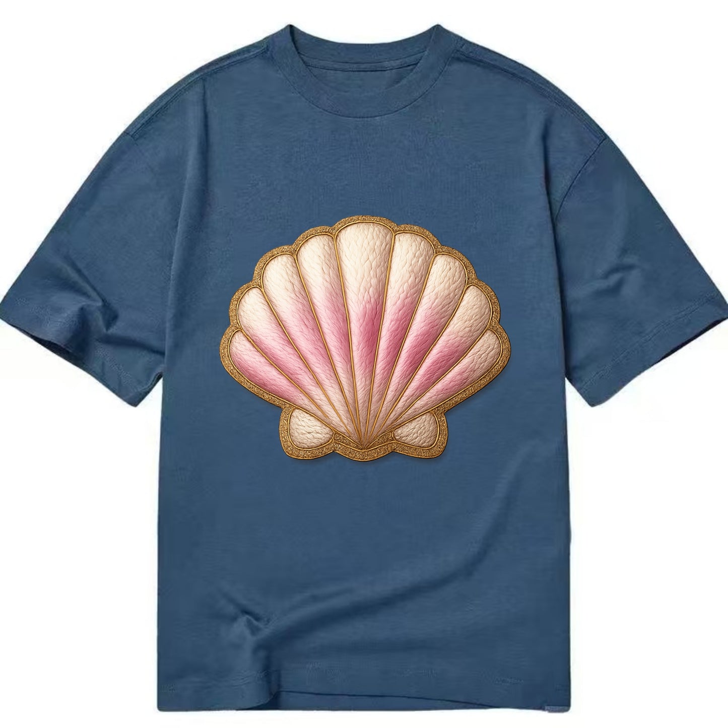 SEASHELL SCALLOP - scallop shell in cream and pink , beach - Classic T-shirt - Twilight Navy(Blue)