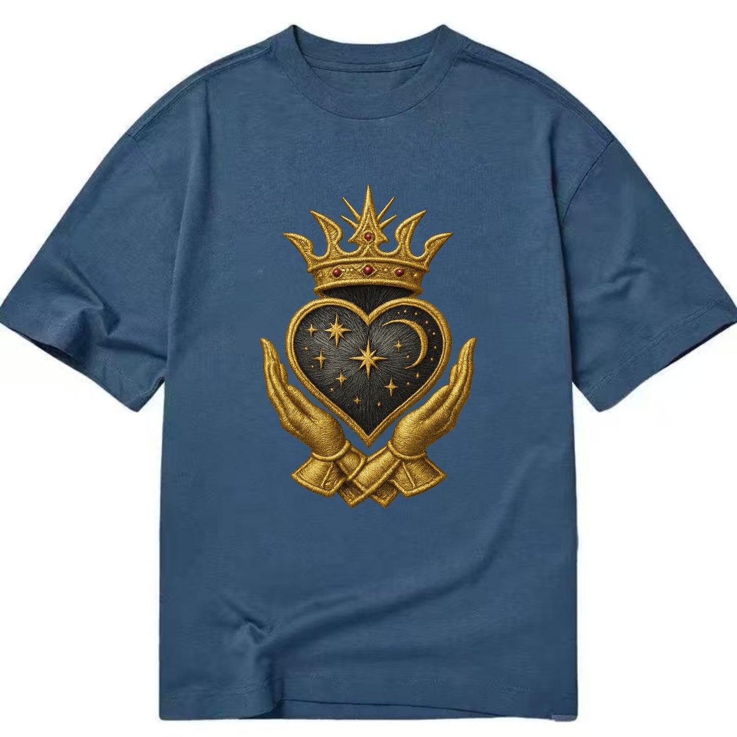 Hammered bronze warrior crown anchoring a dark steel heart with shield-bearing - Classic T-shirt - Twilight Navy(Blue)
