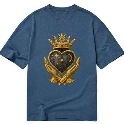 Hammered bronze warrior crown anchoring a dark steel heart with shield-bearing - Classic T-shirt - Twilight Navy(Blue)
