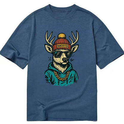 New Hampshire White-tailed Deer wearing Manchester beanie with pom pom and - Classic T-shirt - Twilight Navy(Blue)