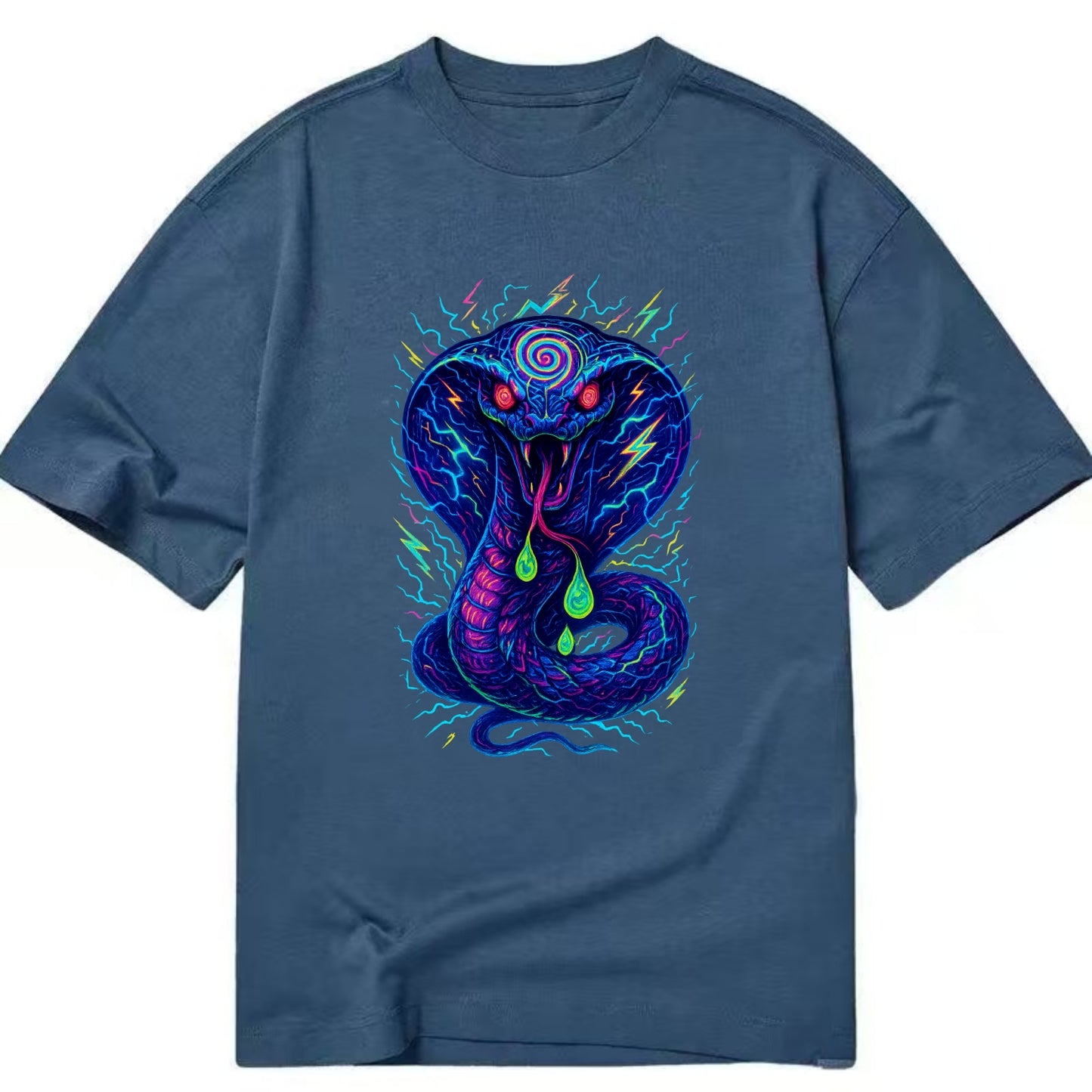 Mesmerizing cobra with hypnotic spiral patterns in the hood, scales that shimmer - Classic T-shirt - Twilight Navy(Blue)