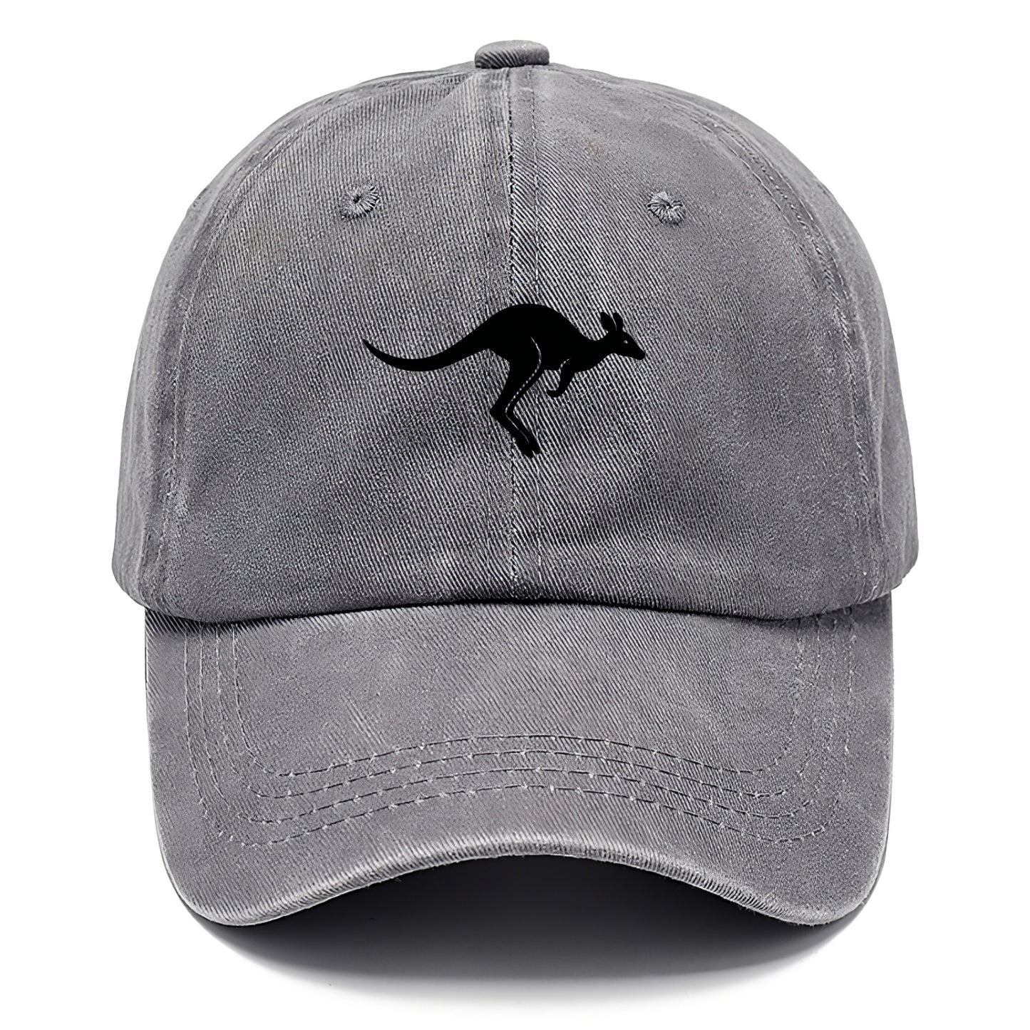 Kangaroo leaping across outback - Classic Cap - Urban Haze(Grey)
