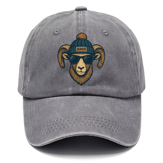 Colorado Rocky Mountain Bighorn Sheep wearing Denver beanie with pom pom and wayfarer - Classic Cap - Urban Haze(Grey)