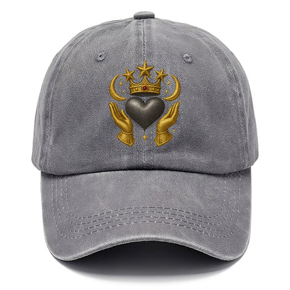 Sun goddess crown radiating golden rays over a midnight heart with henna-adorned - Classic Cap - Urban Haze(Grey)