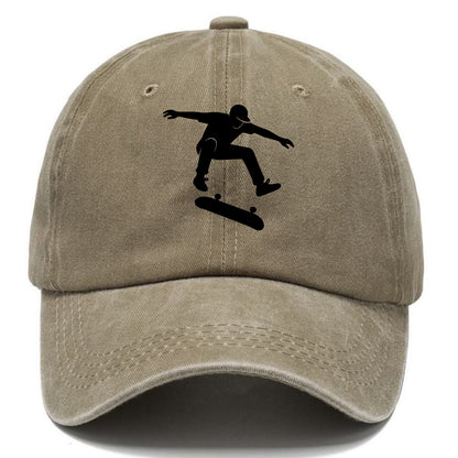 Skateboarder doing kickflip trick - Classic Cap - Warm Sand(Khaki)