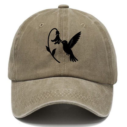 Hummingbird hovering at flower - Classic Cap - Warm Sand(Khaki)