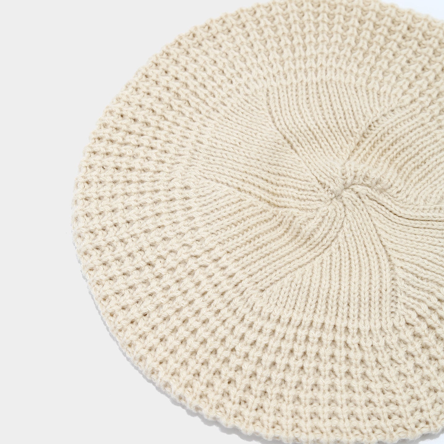 Chic Knitted Beret: Retro Artist Hat for Autumn/Winter Additional Image 1