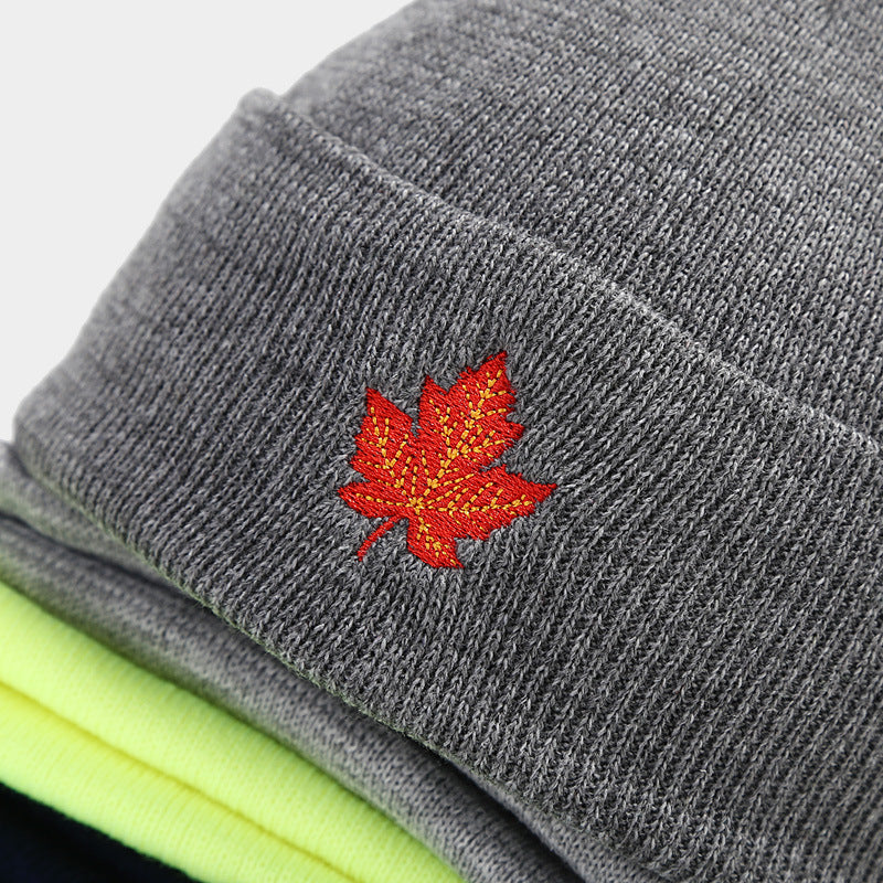 Red Maple Leaf Knit Beanie: Street Style Warm Hat Additional Image 3