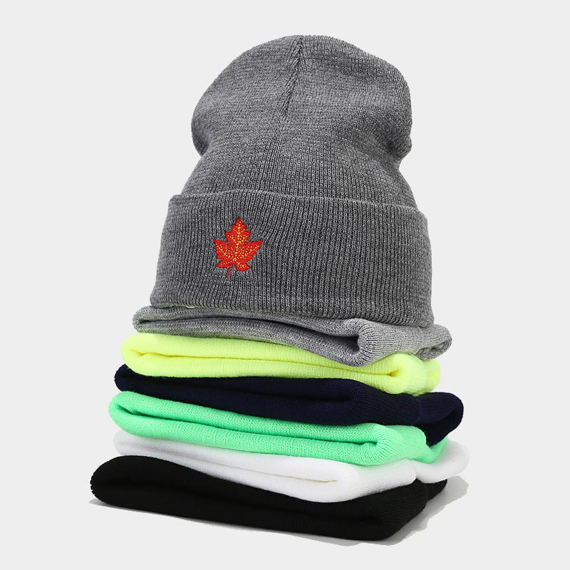 Red Maple Leaf Knit Beanie: Street Style Warm Hat Additional Image 4