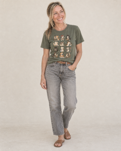 Art Studio Cat Club Classic T-shirt – studio model photo