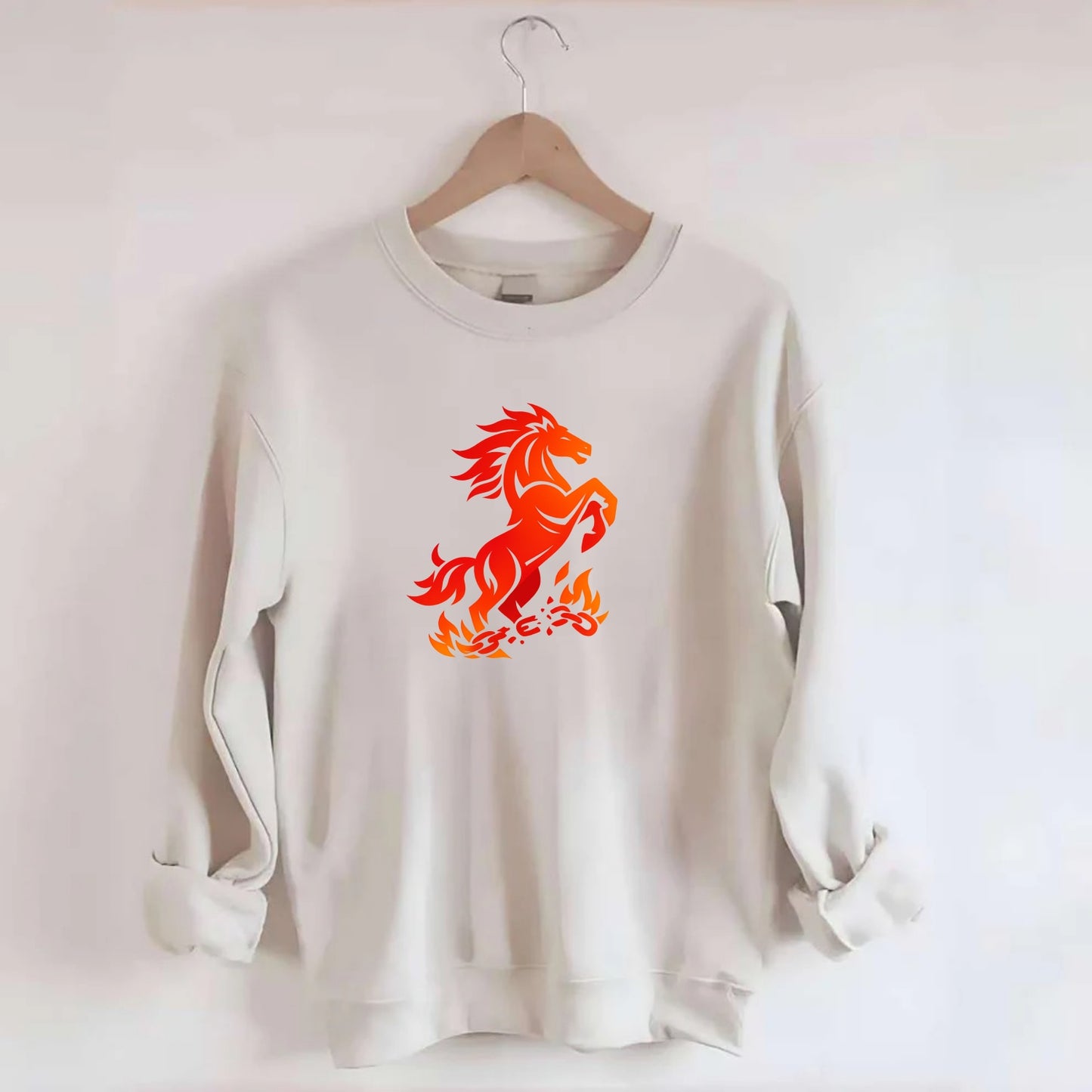 FREEDOM FLAMES | Wild horse breaking fire chains | Liberation | Barriers - Crewneck Sweatshirt - biege