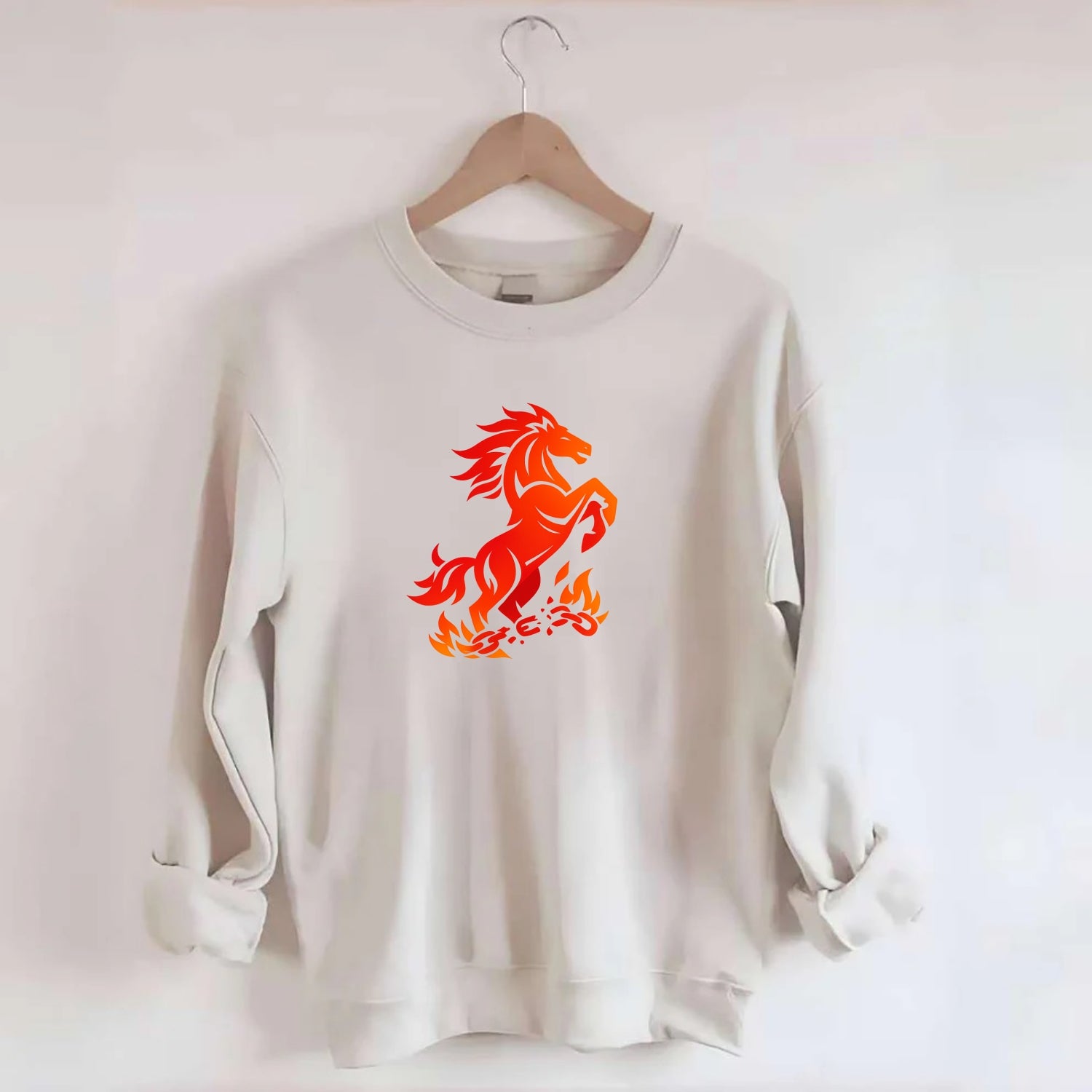 FREEDOM FLAMES | Wild horse breaking fire chains | Liberation | Barriers - Crewneck Sweatshirt - biege