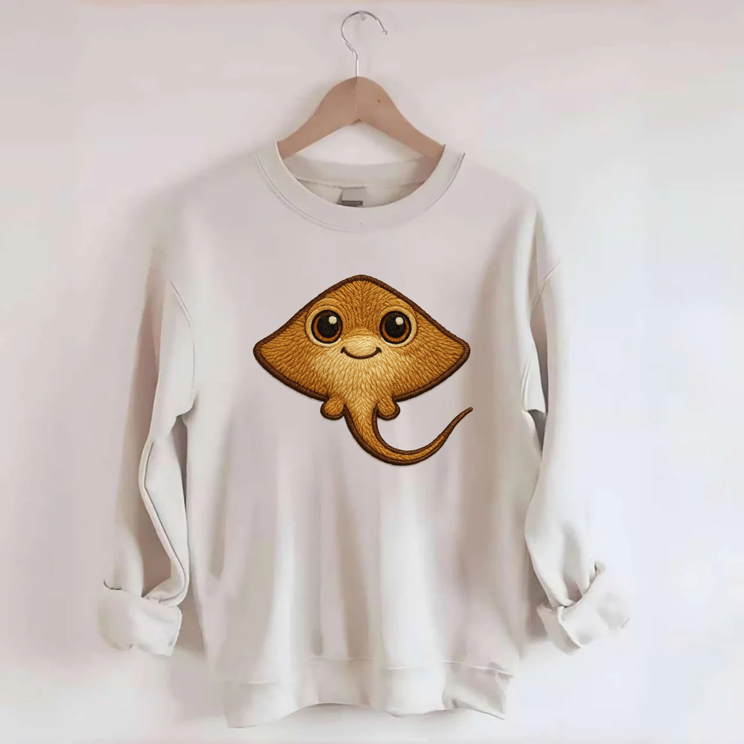 Baby Stingray - flat body, long tail, eyes on top, front-facing, friendly - Crewneck Sweatshirt - biege