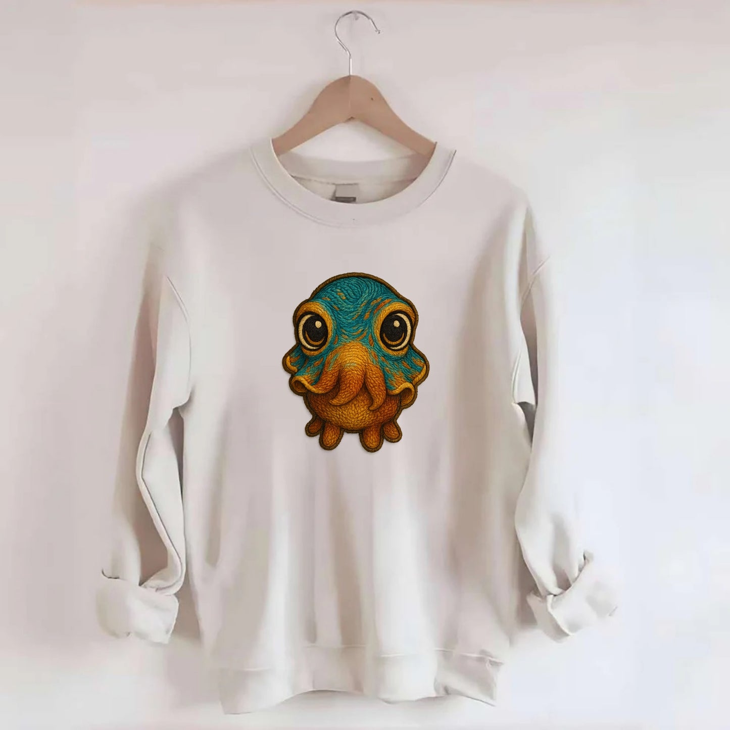 Baby Cuttlefish - color-changing skin, W-shaped pupil, front-facing, hypnotic - Crewneck Sweatshirt - biege