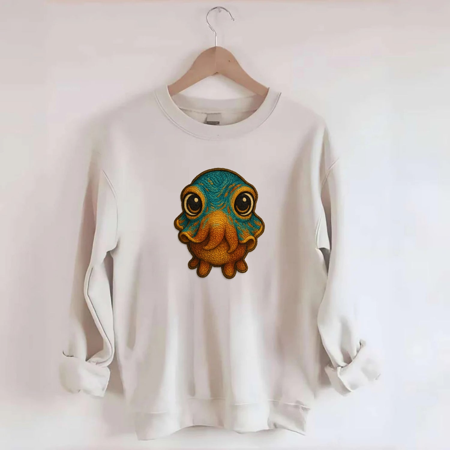 Baby Cuttlefish - color-changing skin, W-shaped pupil, front-facing, hypnotic - Crewneck Sweatshirt - biege