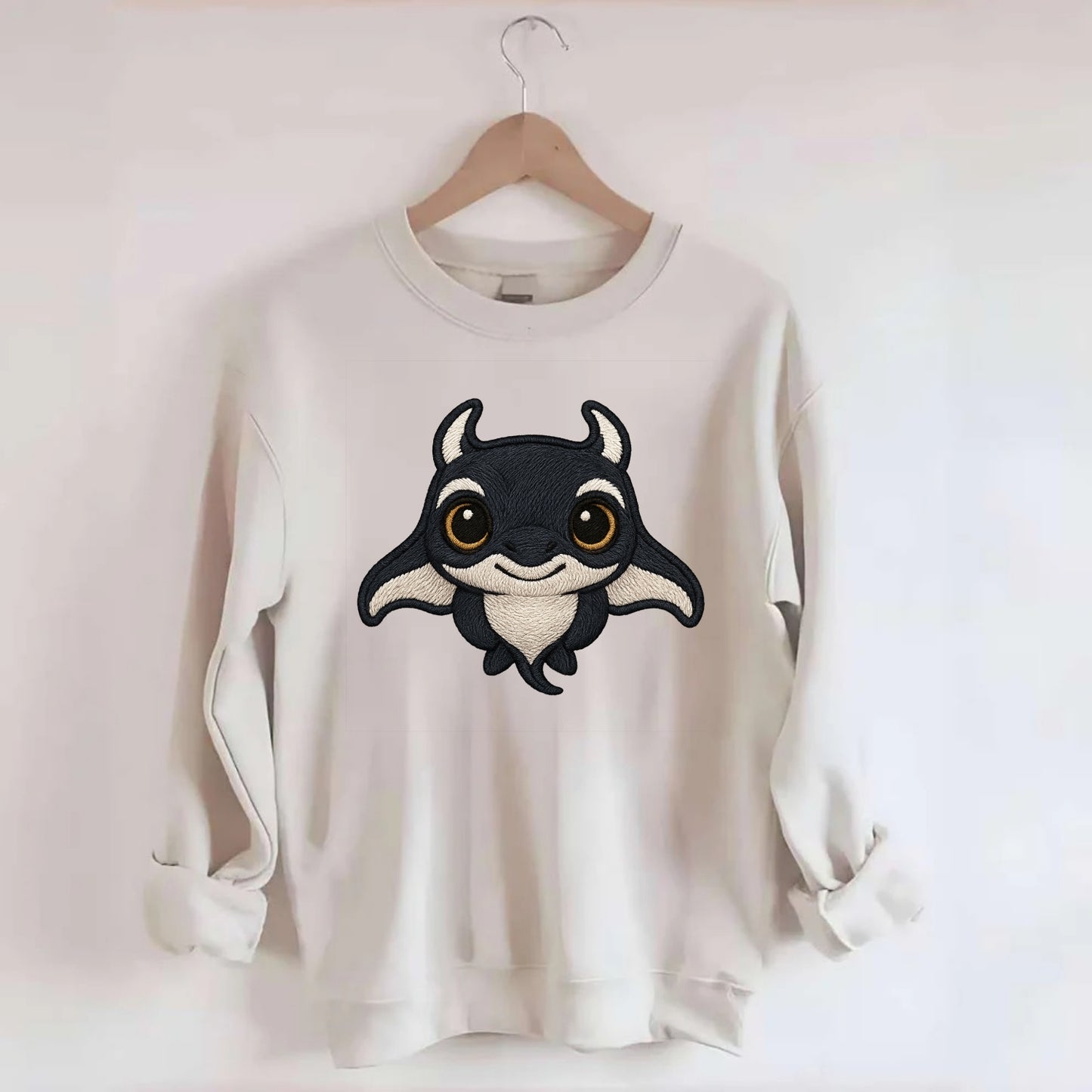 Baby Manta Ray - dark with white markings, cephalic fins, gentle eyes, - Crewneck Sweatshirt - biege