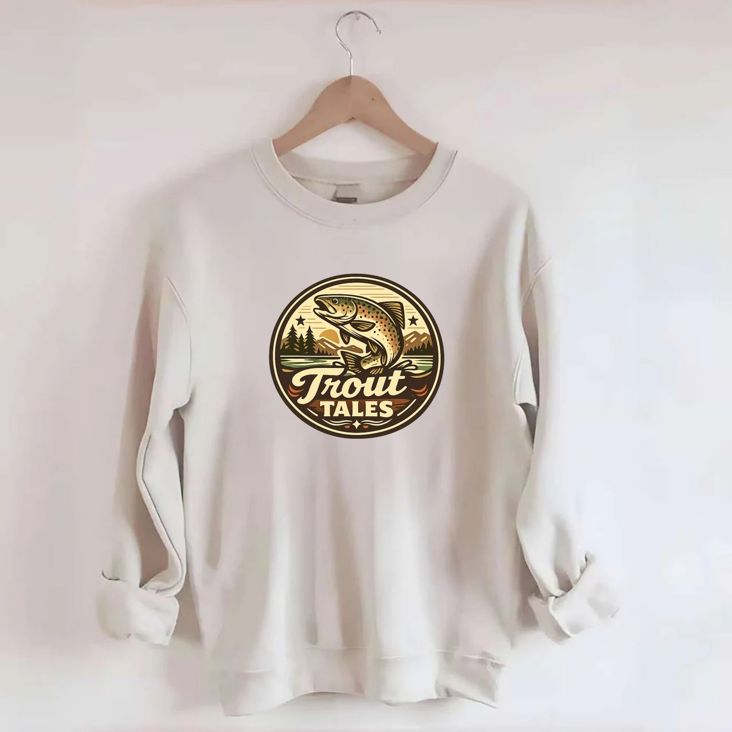 Trout Tales Adventure Emblem - Crewneck Sweatshirt - biege