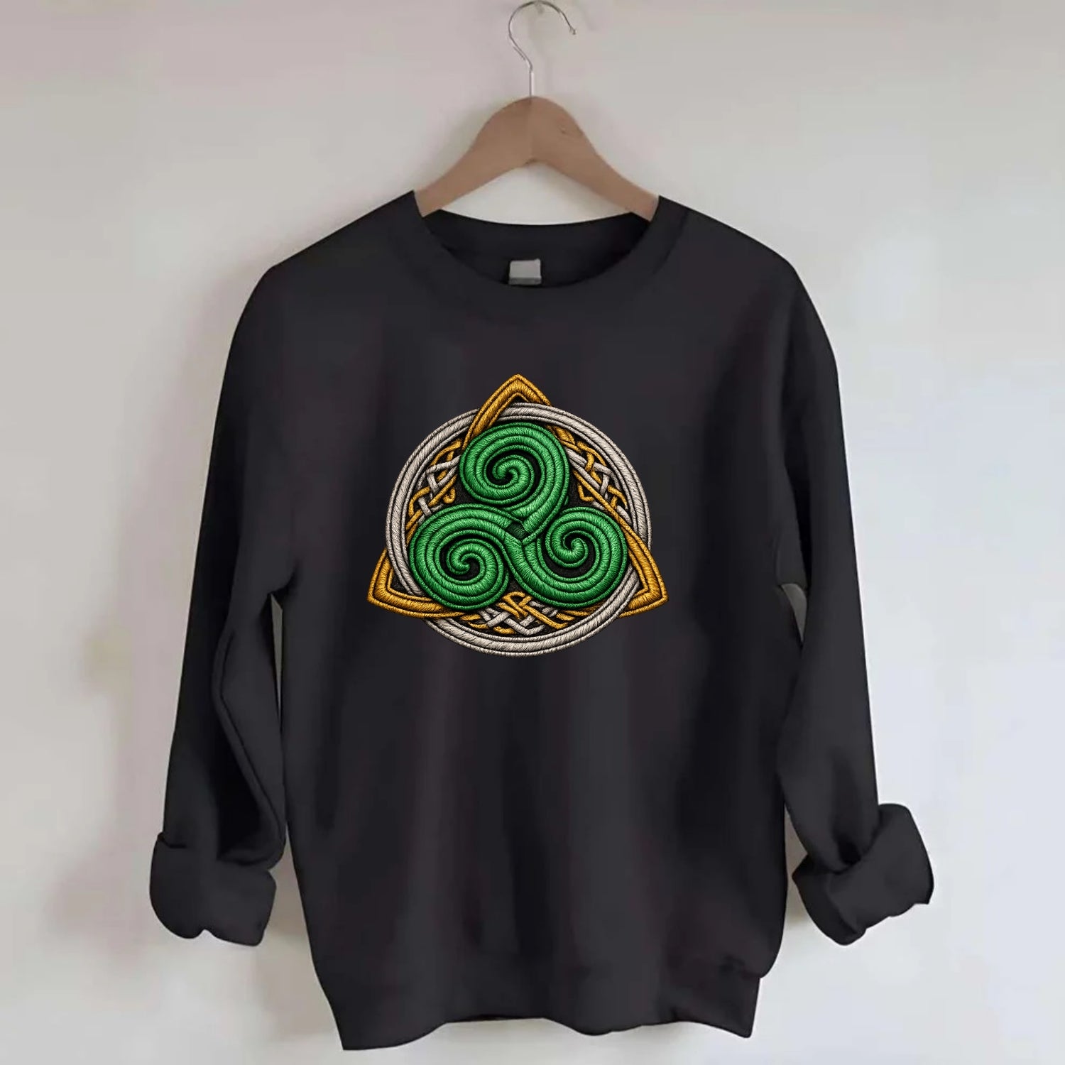 Spiral Knot Triskele - Crewneck Sweatshirt - black