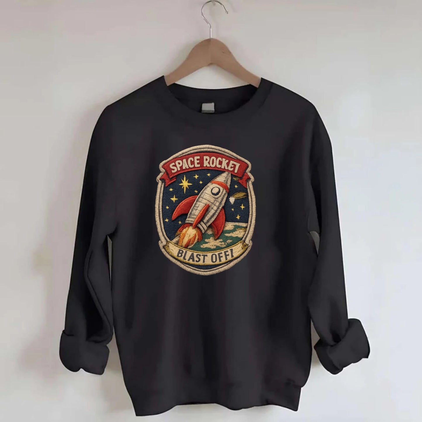 RETRO ROCKET - 1950s space rocket in silver and red , atomic age - Crewneck Sweatshirt - black