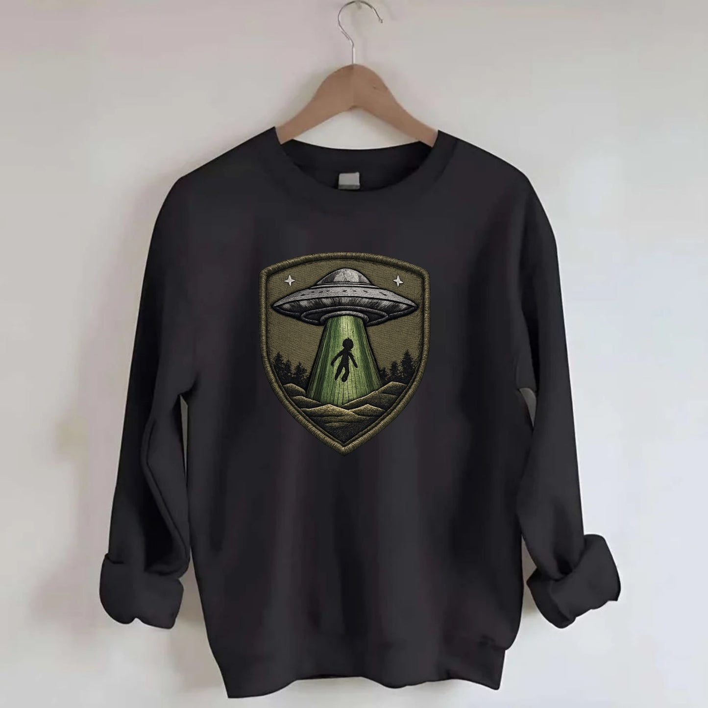 UFO ALIEN - flying saucer with beam in silver and green , extraterrestrial - Crewneck Sweatshirt - black