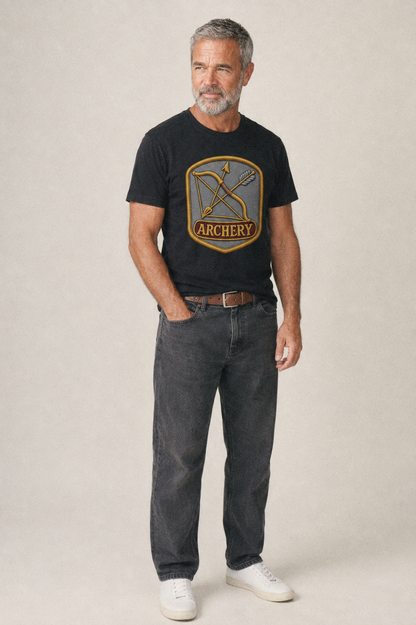 Bow and arrow crossed - archery enthusiast - Classic T-shirt – studio model photo