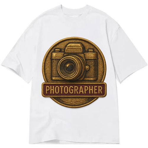 Camera with vintage lens - photographer badge - Classic T-shirt