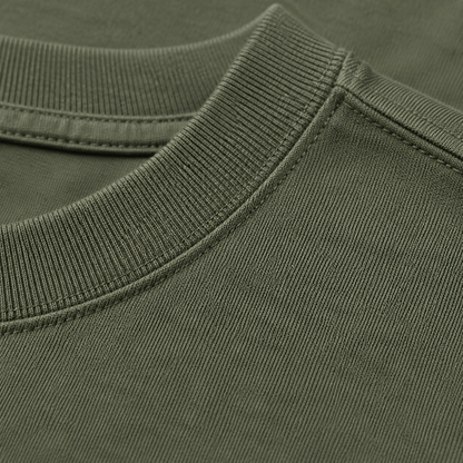 Chocolate Labrador Classic T-shirt – army-green fabric close-up