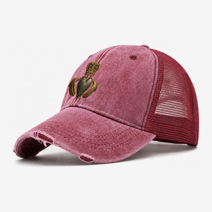 Claddagh Symbol Washed Trucker Hat – Wine Red