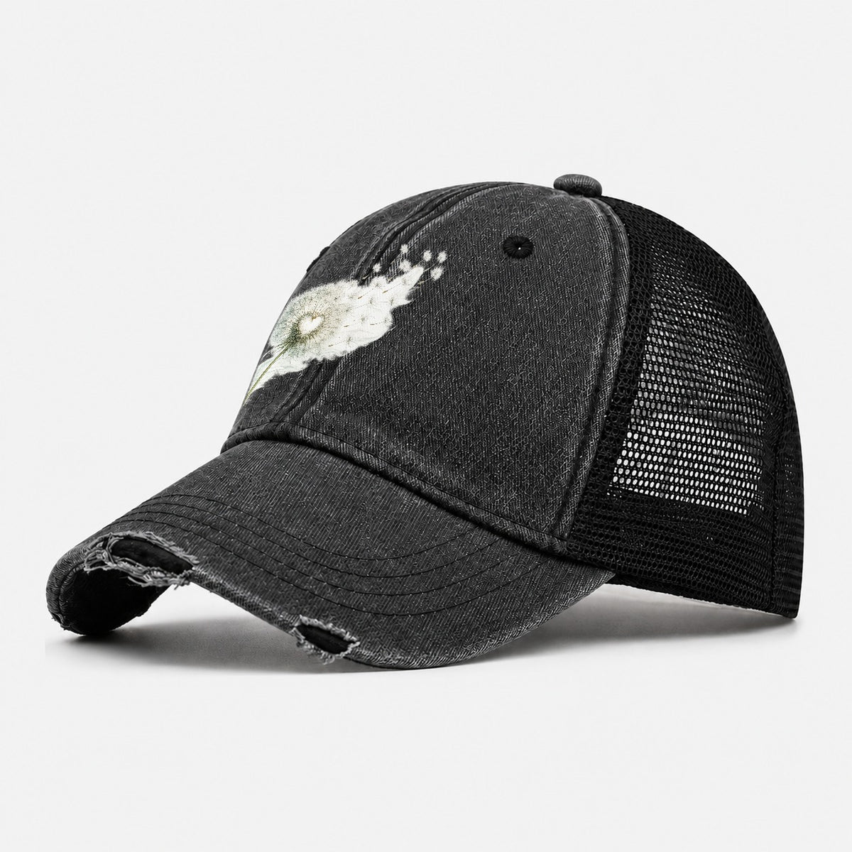 Claddagh Symbol Washed Washed Trucker Hat – Black