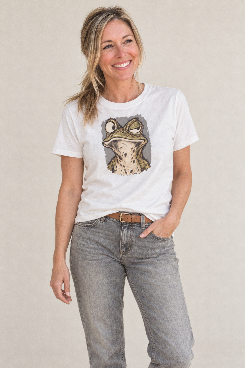 Frog Expressive Portrait Wild Grin Gallery Classic T-shirt – studio model photo