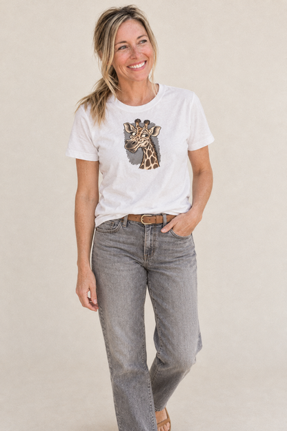 Giraffe Expressive Portrait Wild Grin Gallery Classic T-shirt – studio model photo