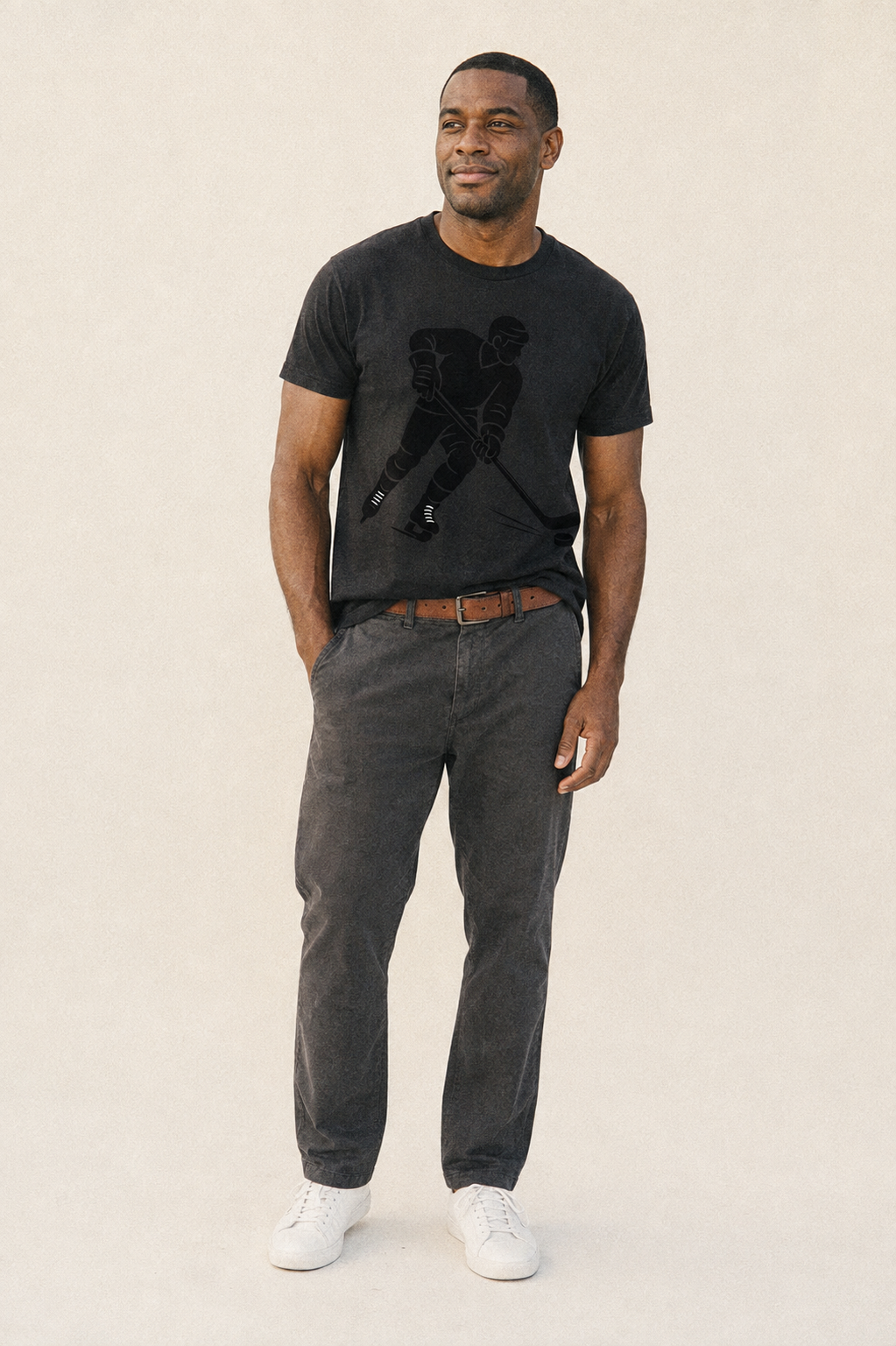 Ice hockey player shooting puck - Classic T-shirt – studio model photo
