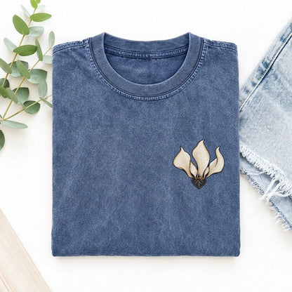 Cyclamen Petal Sweep Left Chest Vintage T-shirt – Washed Blue