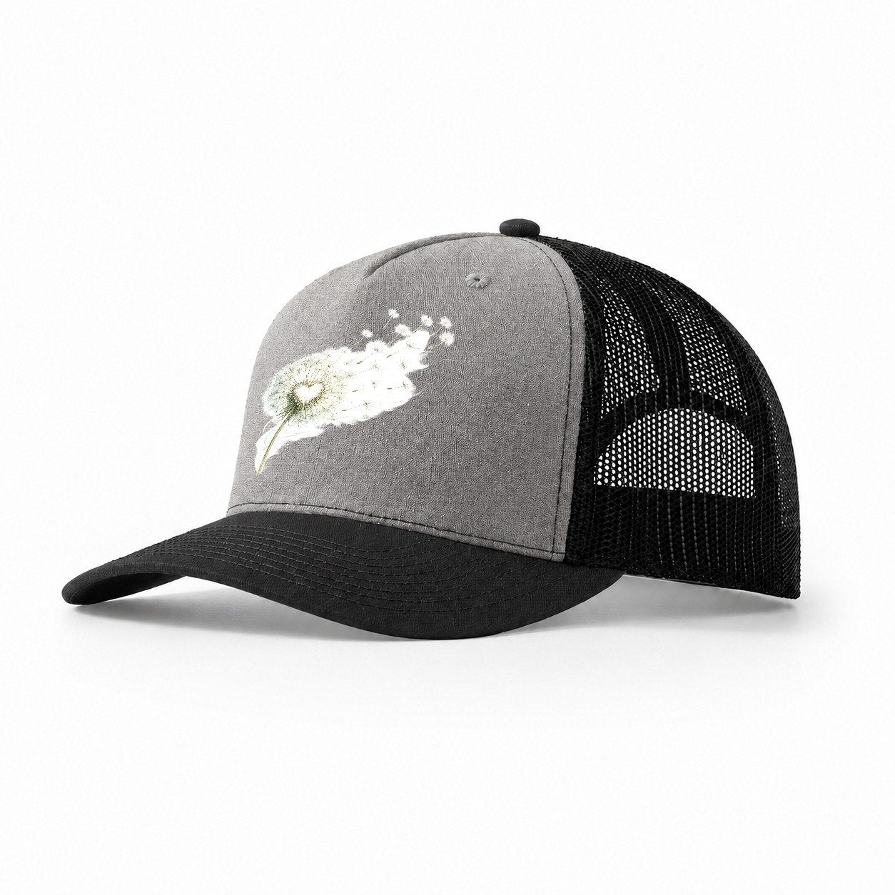 Claddagh Symbol Washed Trucker Hat – Grey Black