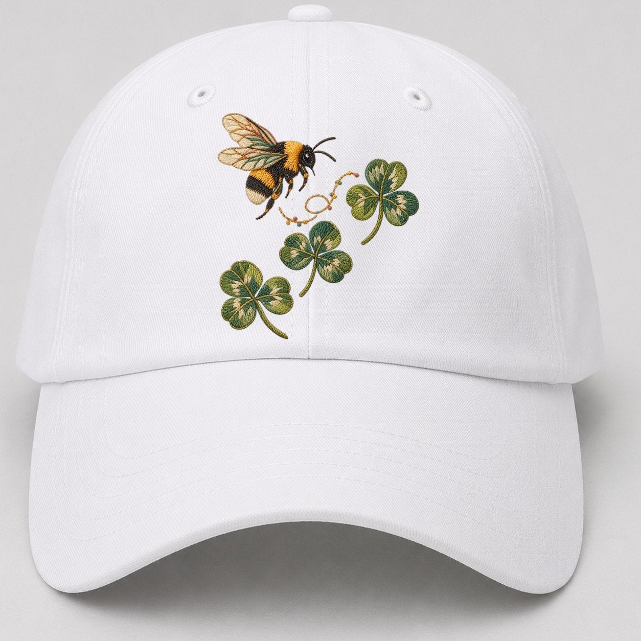 Bumblebee Three Clover Rise Gentle Wild Baseball Cap – White