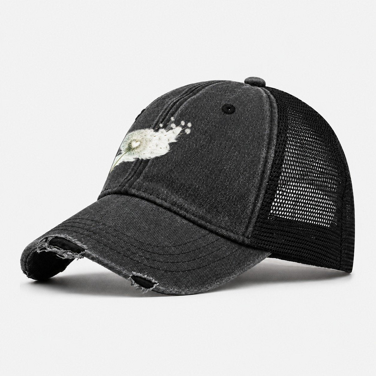 Claddagh Symbol Washed Washed Trucker Hat – Black