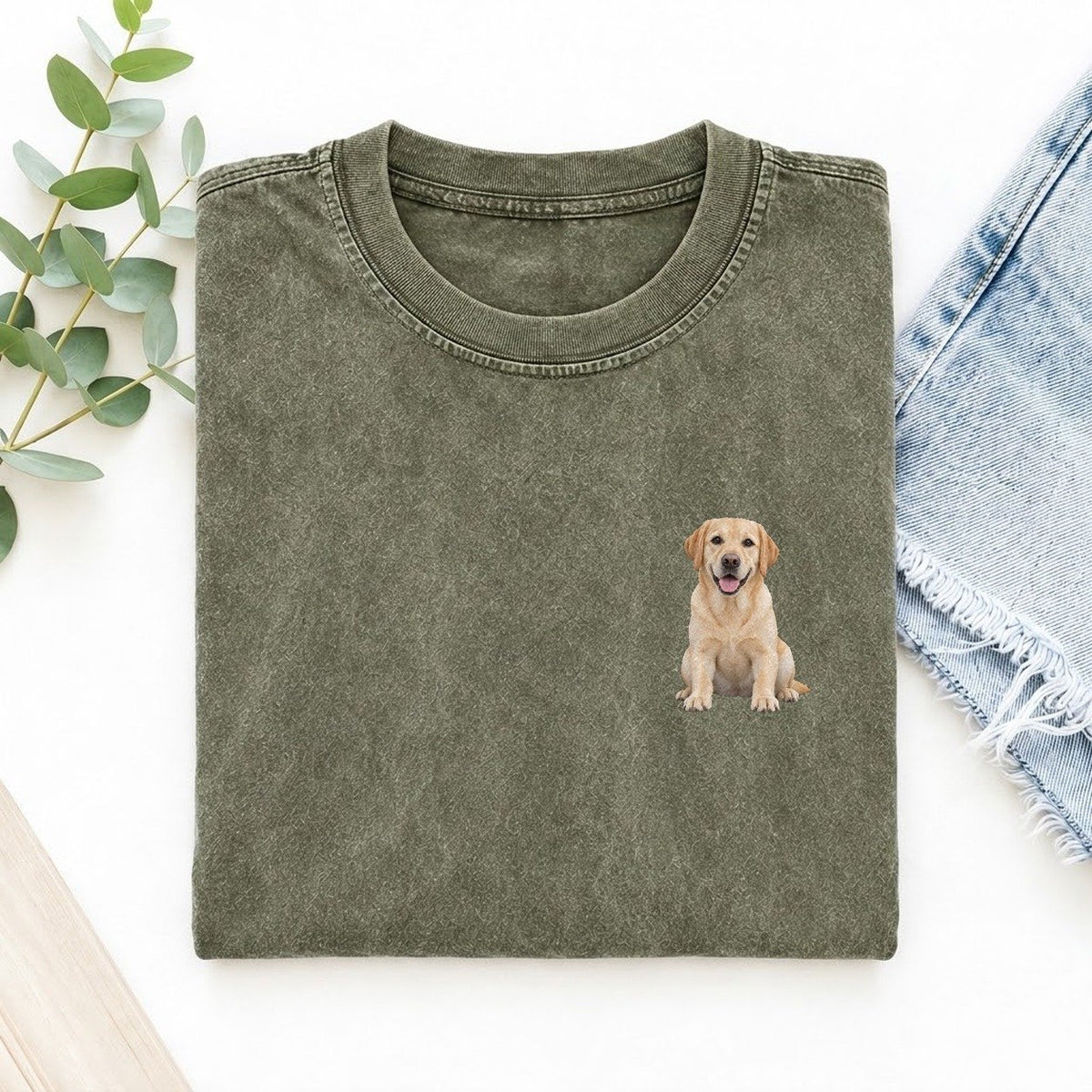 Labrador Sitting Left Chest Vintage T-shirt – Army Green