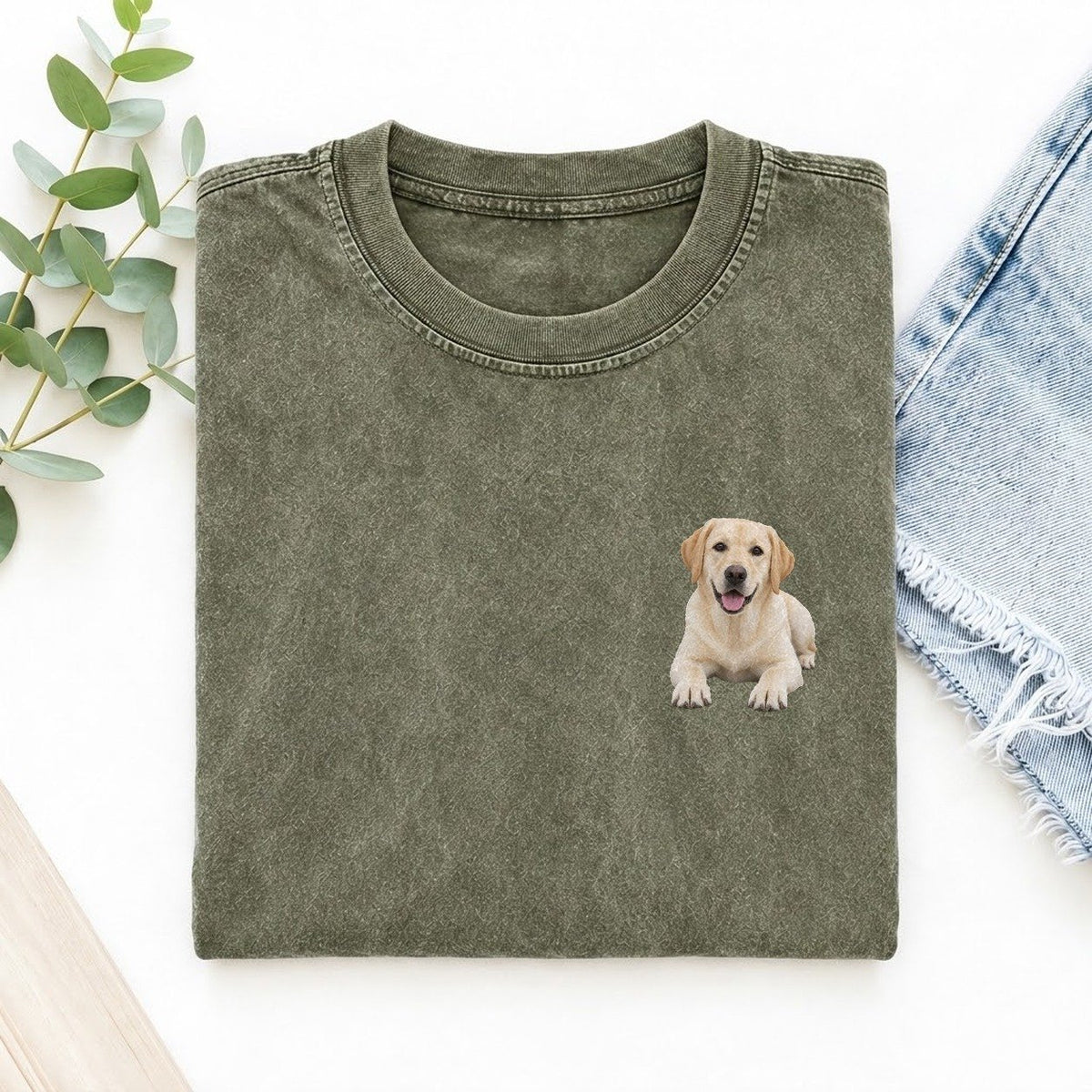 Labrador Lying Down Left Chest Vintage T-shirt – Army Green