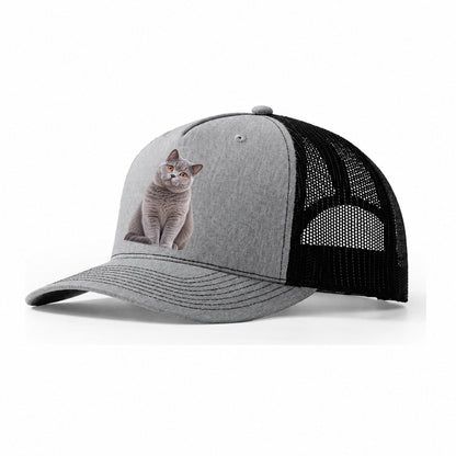 British Shorthair Seated Portrait Realistic Cat Portrait Trucker Hat – Sport Grey Black