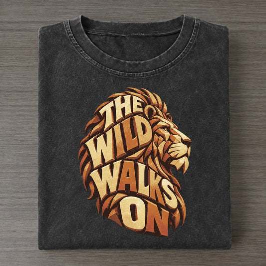 Proud Lion Profile Letter Sculpture Vintage T-shirt – Black