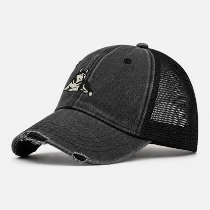 Siberian Husky Black And White Relaxed Lying Down With Head Washed Trucker Hat – Black