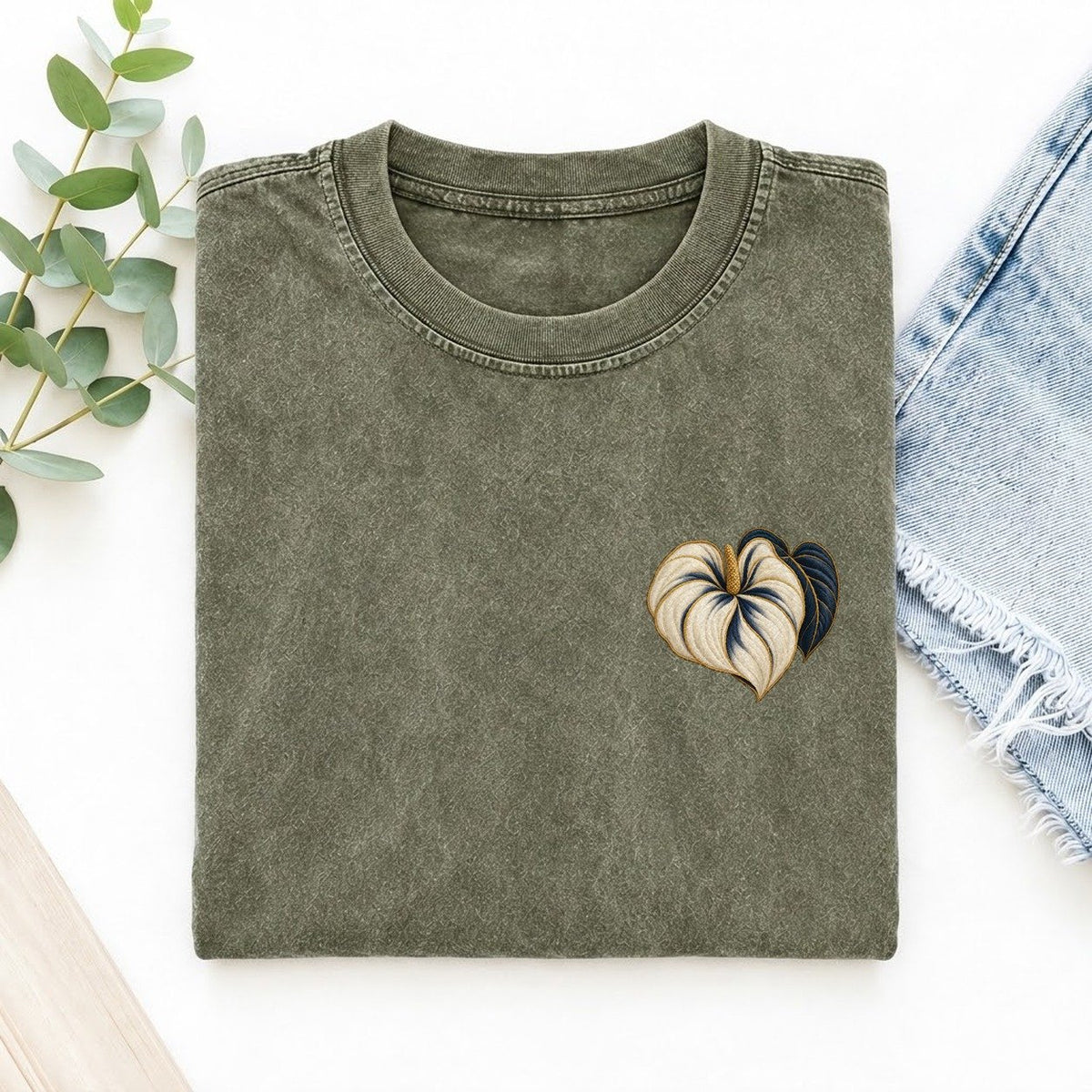 Anthurium Heart Spathe Left Chest Thread Signatures II Left Chest Vintage T-shirt – Army Green